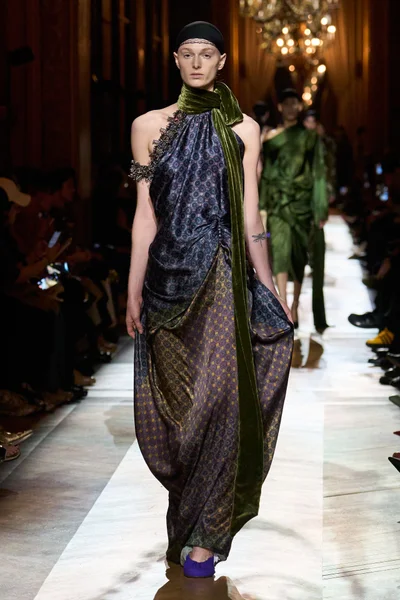 Look 34
